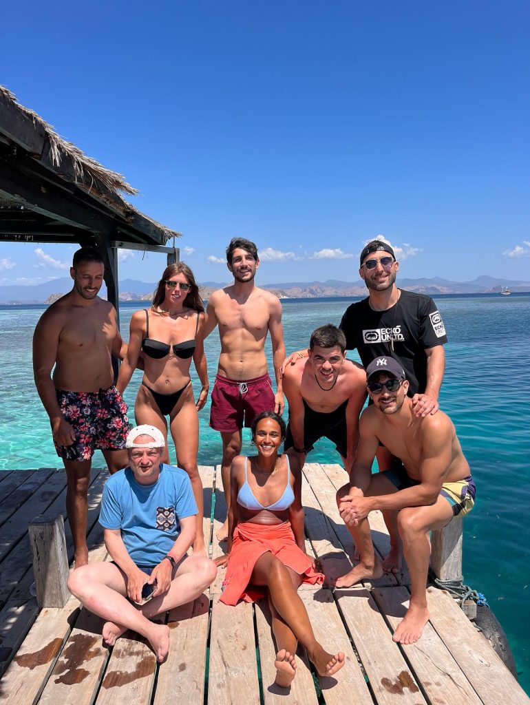 Grupo en mi viaje a la isla de komodo, Indonesia