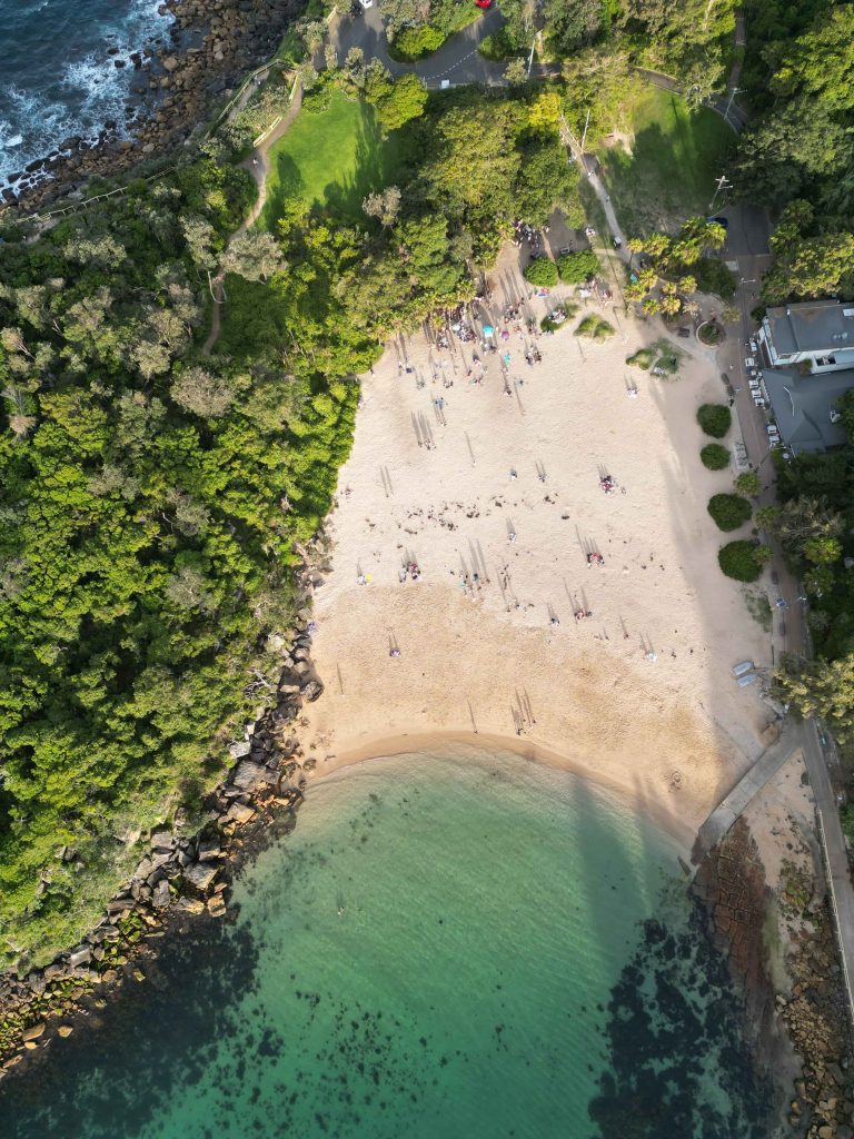 Vista desde Dron de Shelly Beach, en la ciudad de Manly, Sydney, Australia.