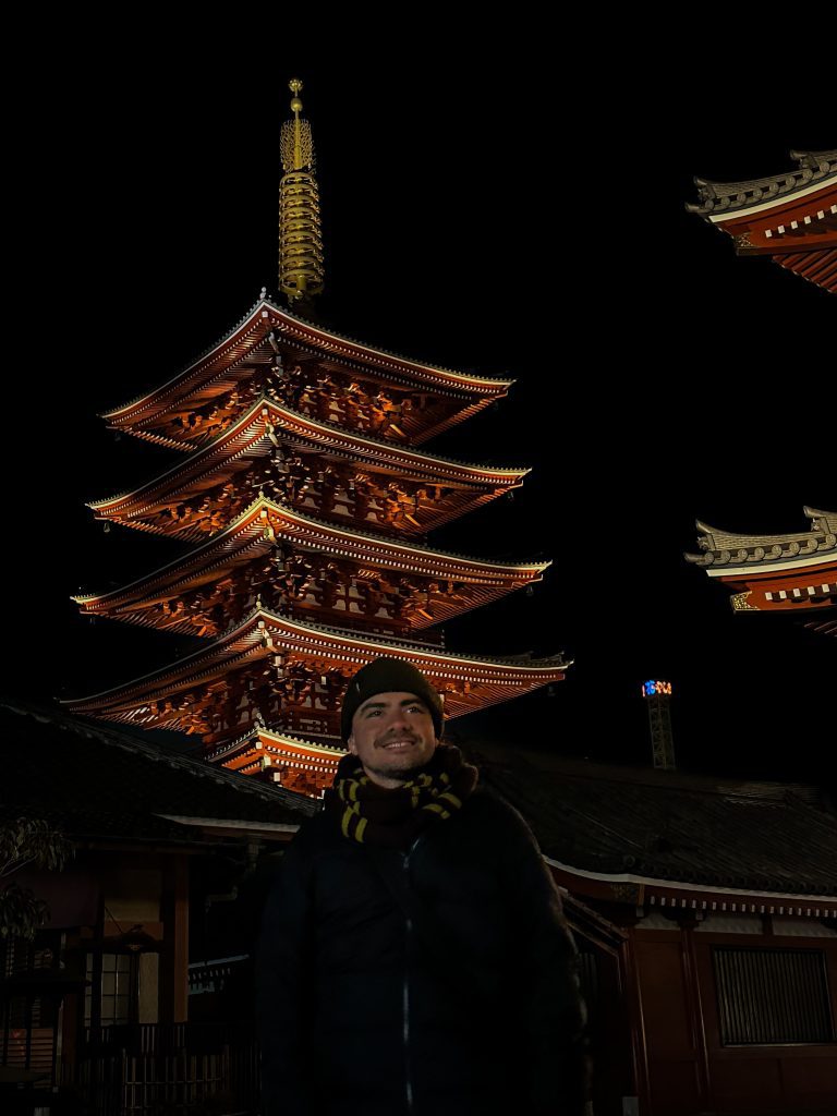 Senso-ji y sus luces en la noche